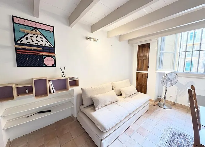 Appartement Aixois De Caractere Place Des 4 Dauphins